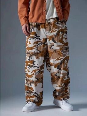 URBAN OUTFITTERS BDG Baggy Ripstop Camo Men’s Relaxed Balloon Pant Size Small